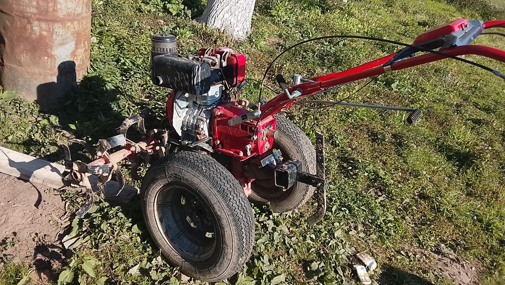 Продам мото блок практично новий багато не робилося ним