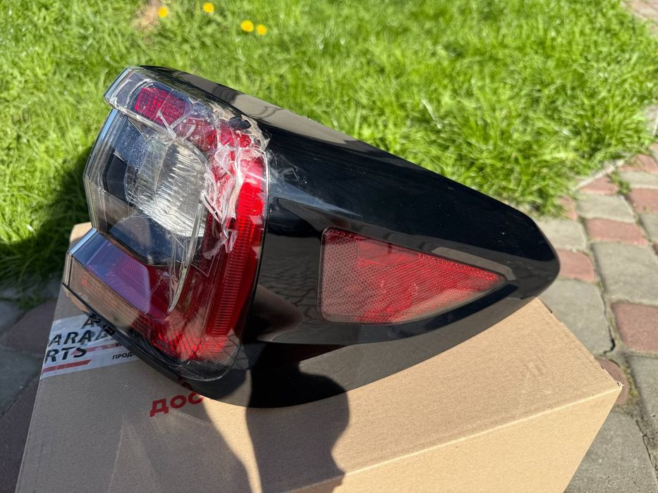 84912AN02A Плафон правий задній зовнішній subaru outback 2020