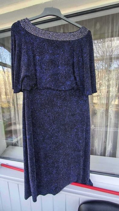 Продам святкову сукню