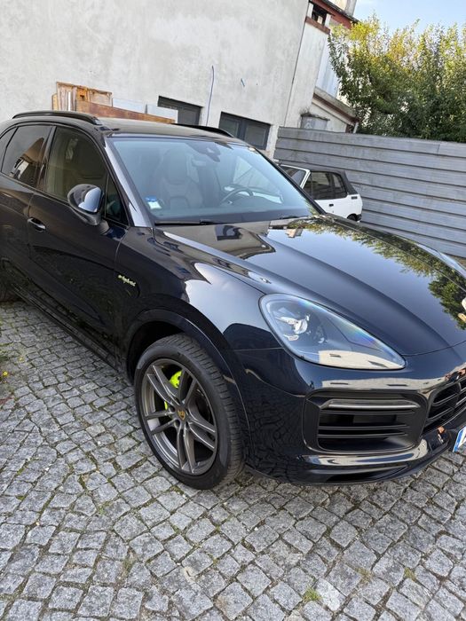 Porsche Cayenne e-Hybrid 462 cv