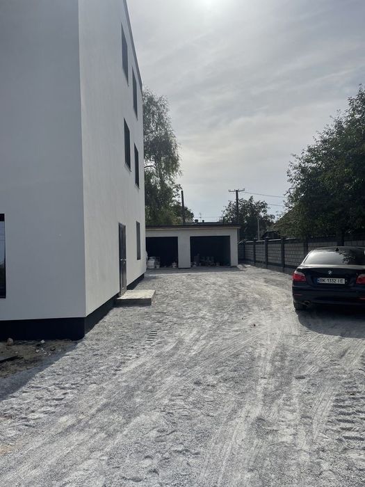 Продаж 1-к квартир в центрі міста з власним гаражем.Підійде під ЄОселя