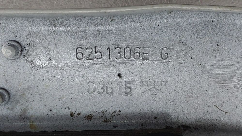 Apoio / Suporte Otica / Farol RENAULT Megane III (BZ0_)