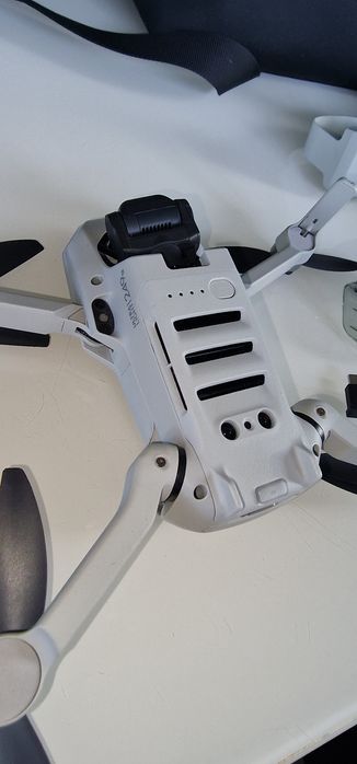 Dron DJI Mini 2 Fly More Combo – stan bardzo dobry, komplet akcesoriów