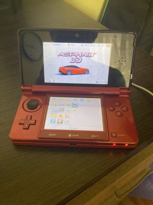 Nintendo 3ds + ladowarka i karta sd 64gb