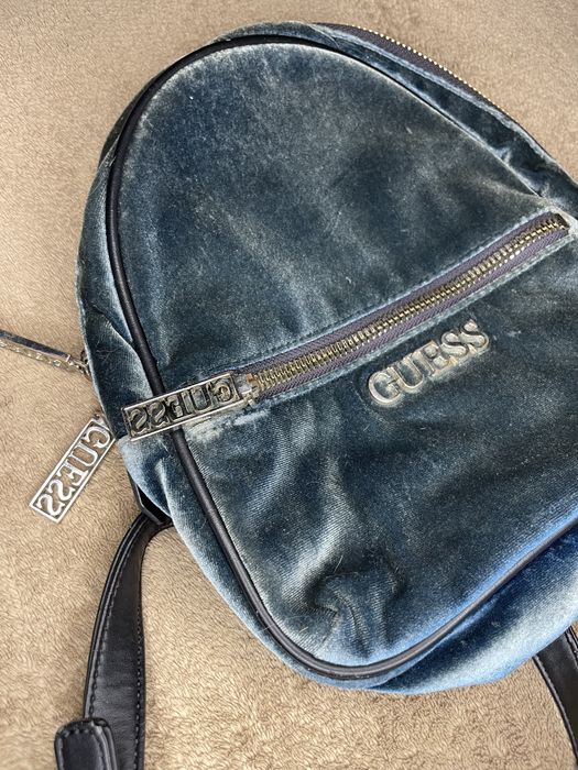 Продам рюкзак guess