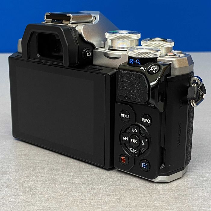Olympus OM-D E-M10 Mark III (Corpo) - 16.1MP