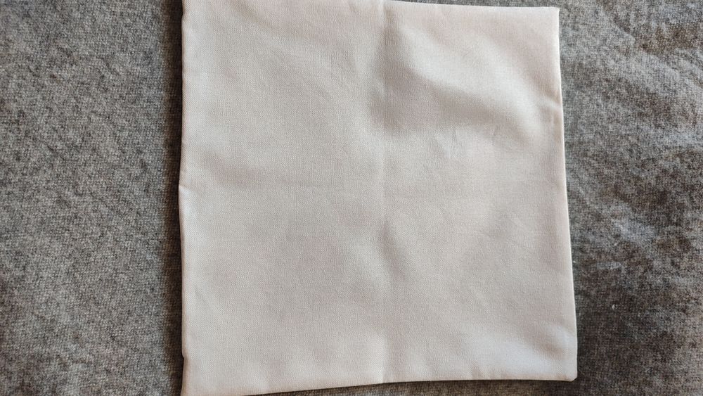 Яскраві декоративні наволочки (інтер'єр, декор)