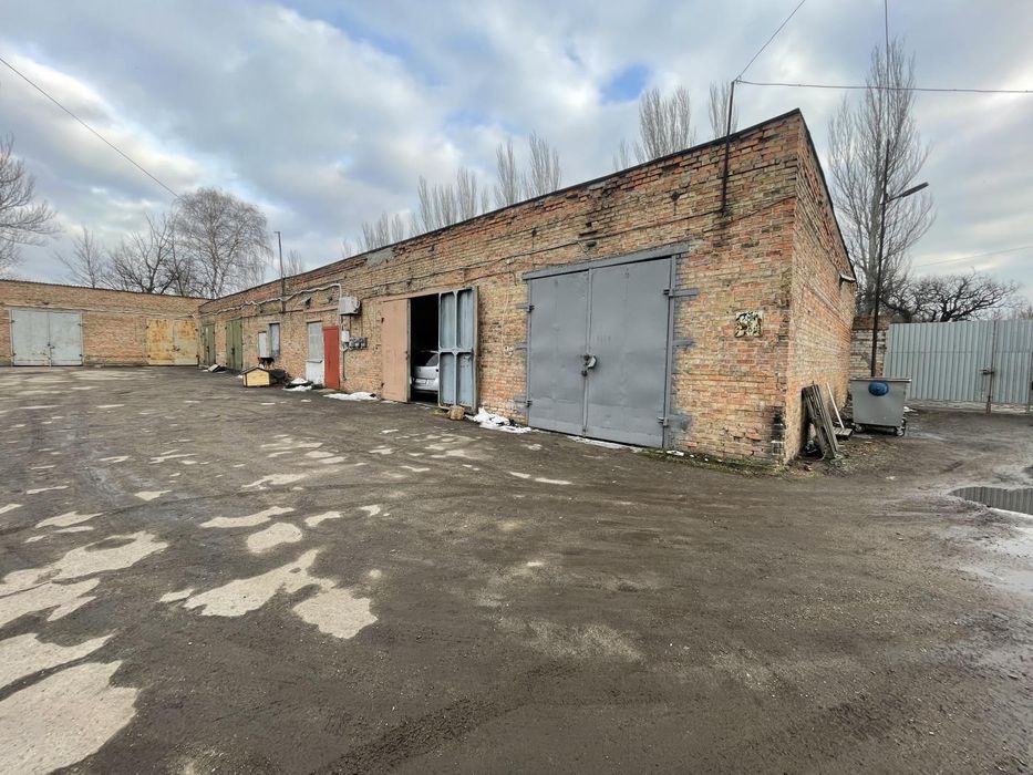 Багатофункціональний комплекс 1094 м² у Шевченківському районі