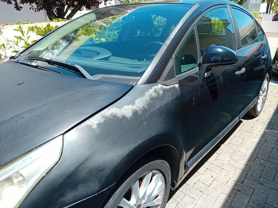 Citroën C4 preto