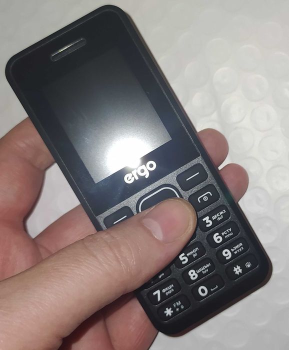 Мобильный телефон Ergo с поддержкой 2х SIM-карт