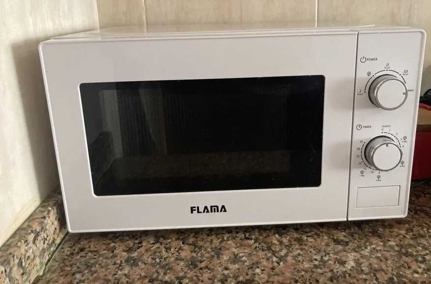 Placa Indução Ariston / Maquina café e microondas / Fondue