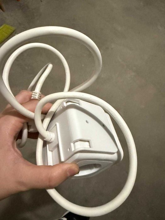 Extensão com 4 tomadas e 2 entradas USB
