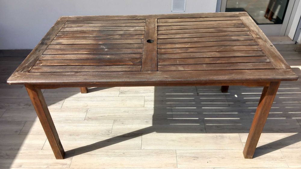 Conjunto de mesa e cadeiras de jardim (exterior) em madeira