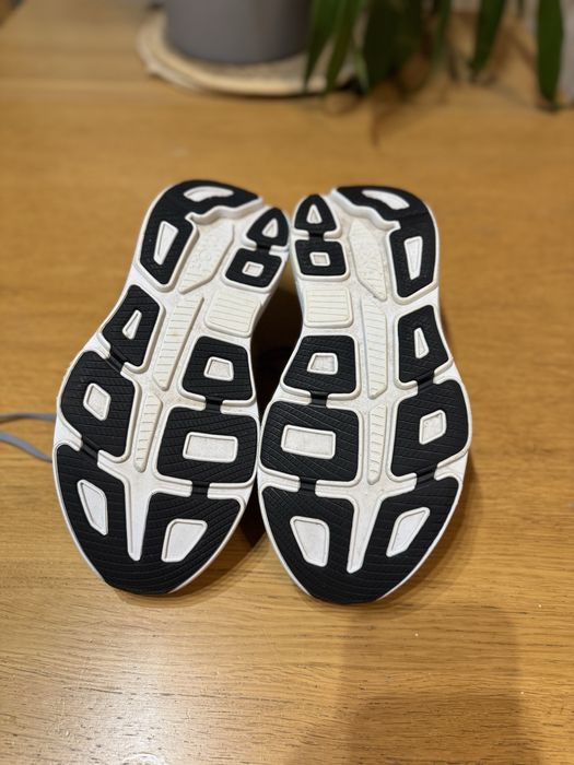 Hoka Bondi 9 rozmiar 45 i 1/3, mało używane