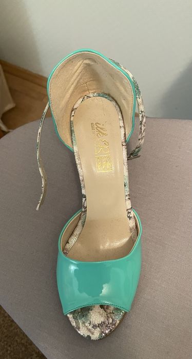 Босоніжки літні зелені лакові