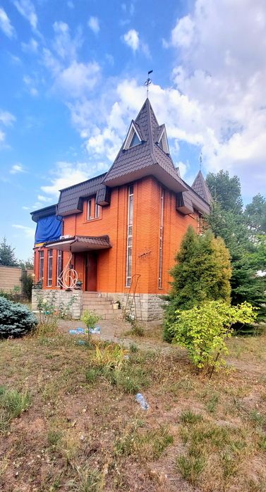 Продам 3-х эт дом в Новоселовке