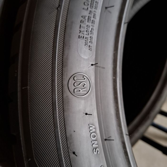 285/45/21 R21 Bridgestone Blizzak LM001 RSC 4шт нові зима