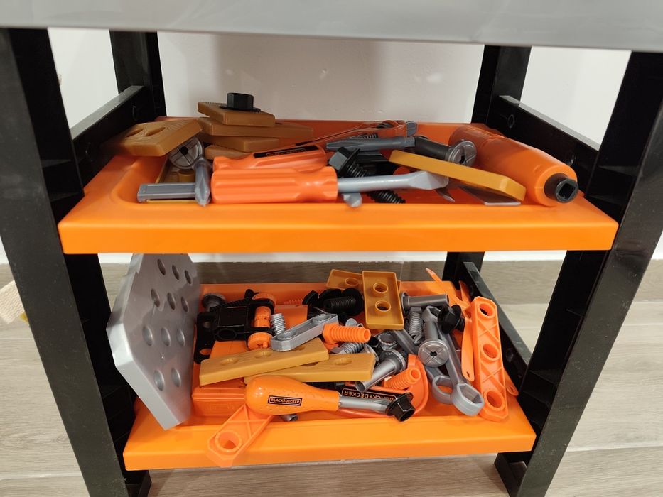 Bancada de ferramentas infantil Black+Decker infantil e camião