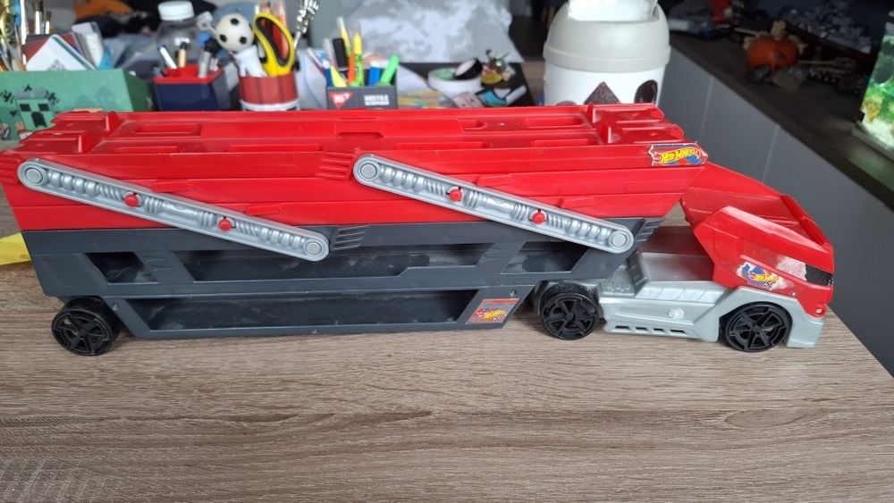 Hot wheels автовоз