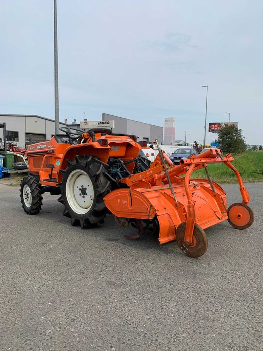 Traktorek Kubota B1-15 z glebogryzarką 15KM 4x4 3 cyl. diesel