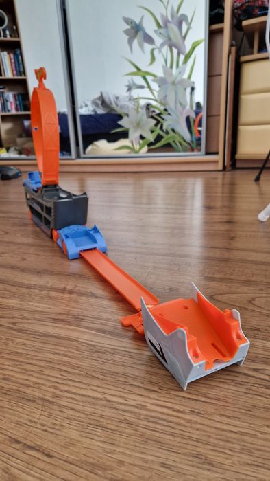 Hot wheels автовоз трек кільцевий