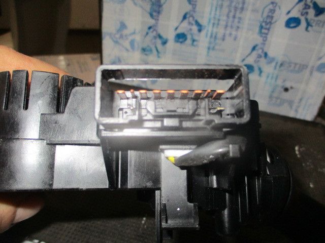 Conjunto / manetes de luzes e limpa vidros TOYOTA Auris Hatchback (_E1