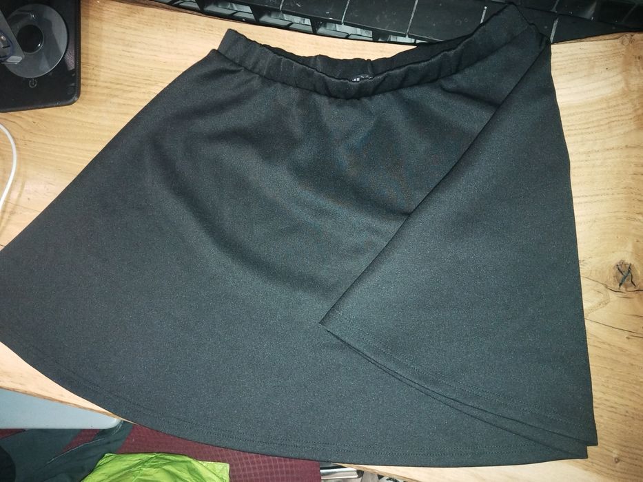 Czarna mini roz M
