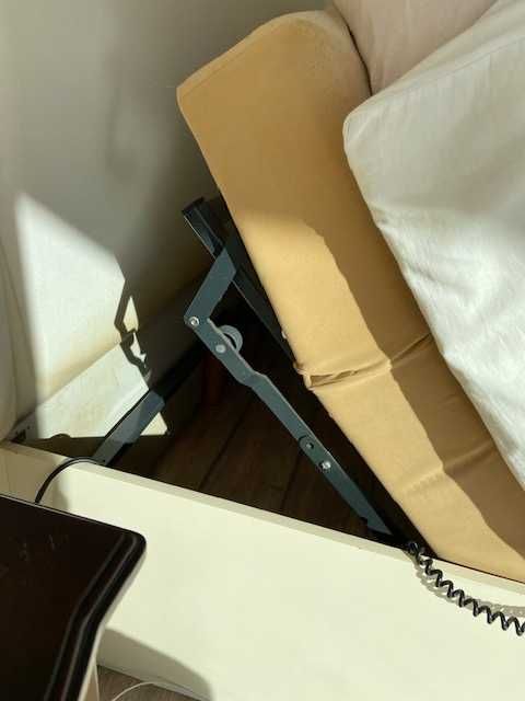 Cama articulada King size de marca Auping com 2 comandos.