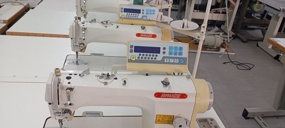 Máquinas de costura usada em bom estado  preços na descrição!