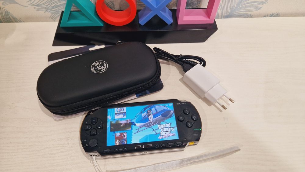 Япони. Sony PSP  64гиг с играми 136шт