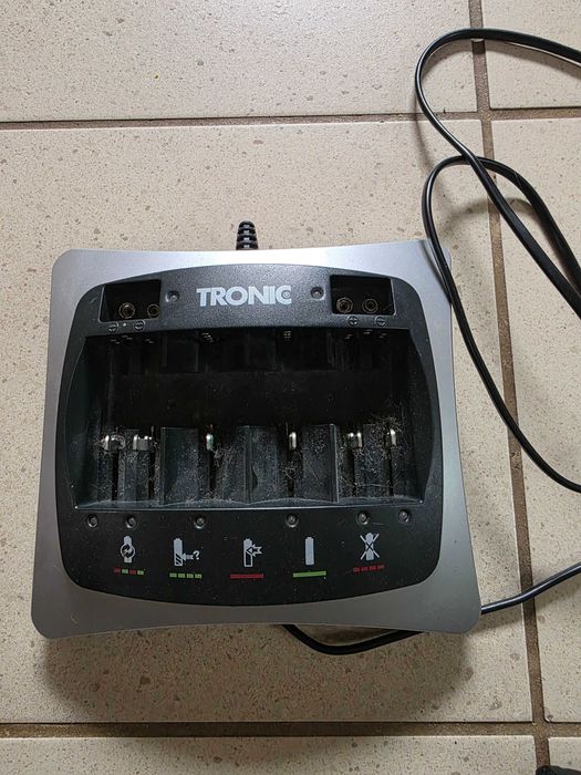 Ładowarka do baterii akumulatorków