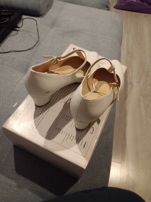 Sprzedam buty rozmiar 37