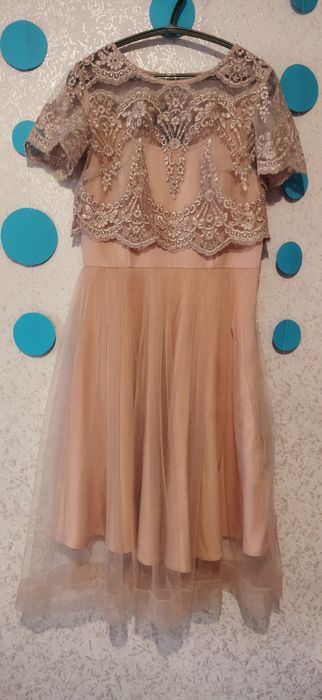 Продам плаття святкове