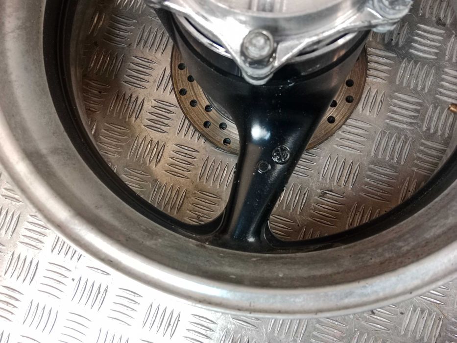 Honda CBR 929 SC44  Felga Tył Tylna + Tarcza Hamulcowa 00-02