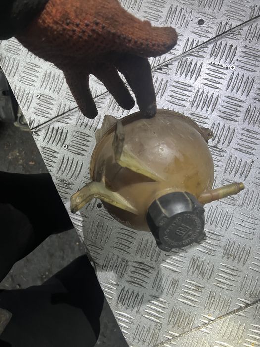 Бачок разширительный opel ascona