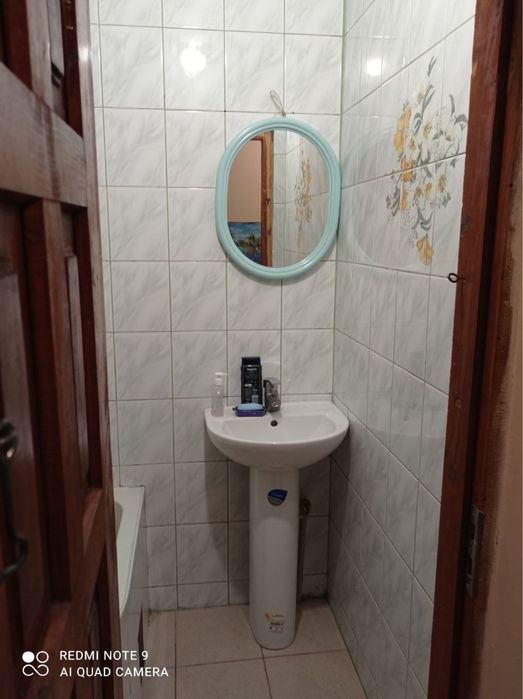 Ліжкомісце в кімнаті