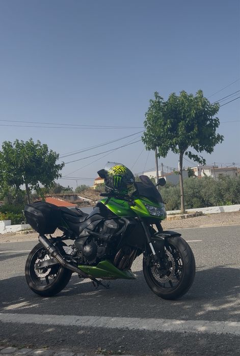 Kawasaki Z750 2009 | 20.000 km | Impecável | Full Extras |