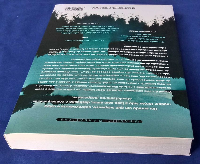 Livro O Hotel de Vidro de Emily St. John Mandel [Portes Grátis]