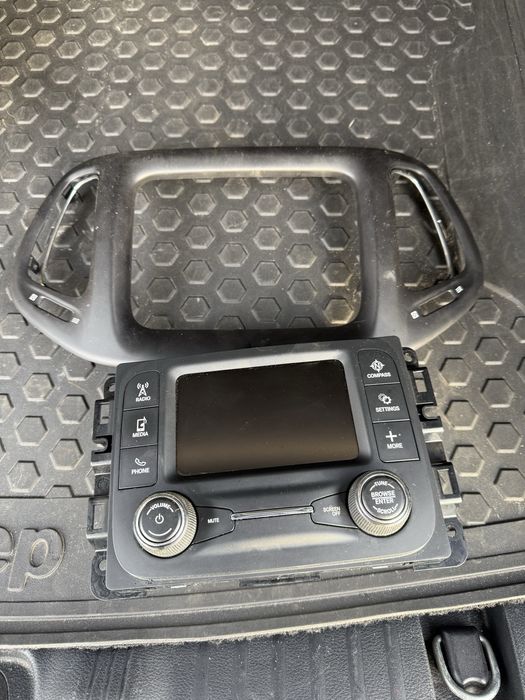 Машнитола джип компас 2