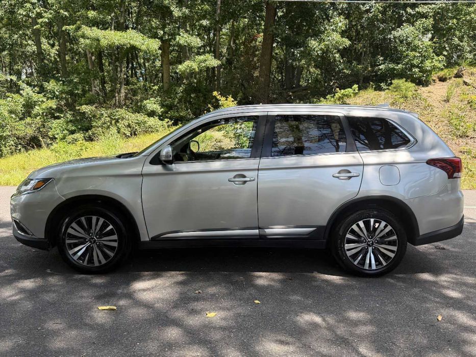 Mitsubishi Outlander SEL      2020