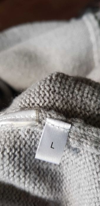 Sweter damski szary z czarna koronką