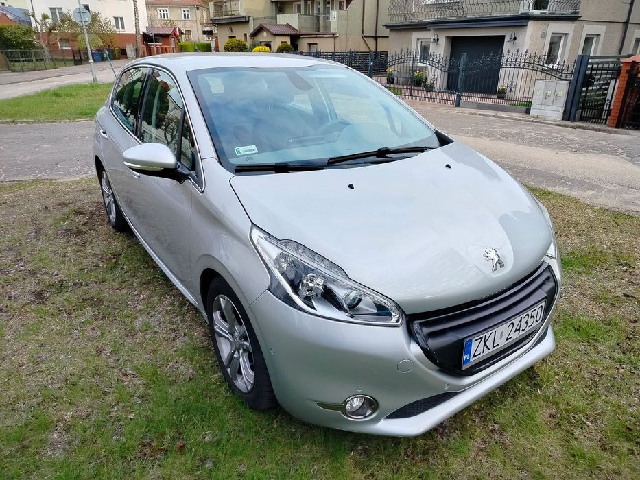 Peugeot 208 Niski przebieg, Bogata wersja.