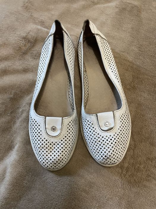 Шкіряні балетки білі