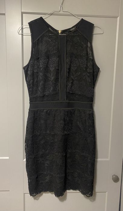 Mala czarna Guess r. M