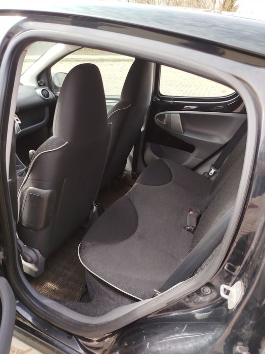 Peugeot 107 2010 rok