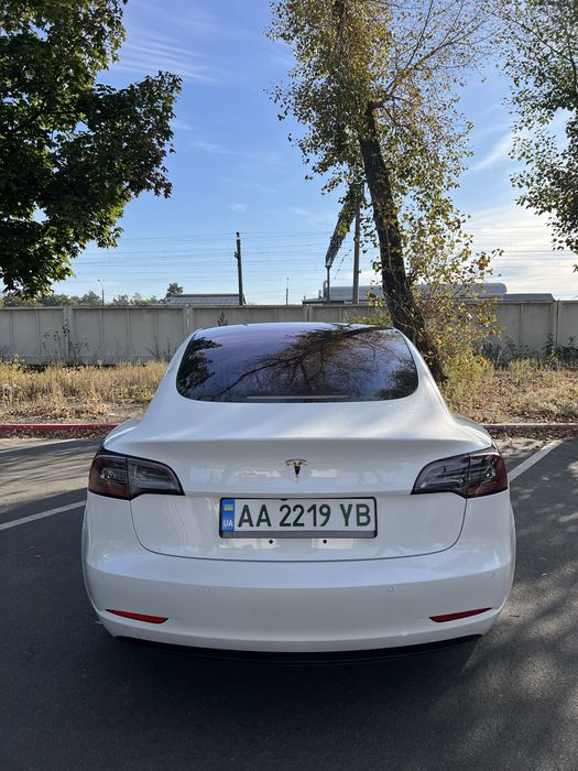 Продам Tesla model 3