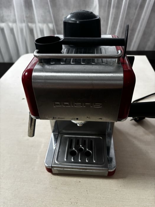 Кавоварка еспресо POLARIS PCM 4002A