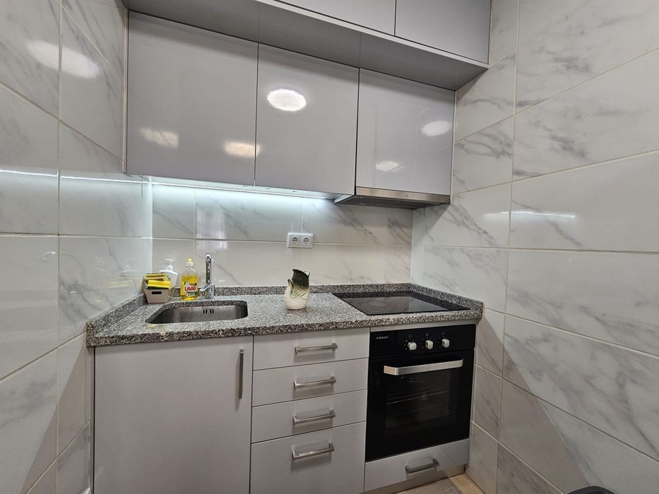 Apartamento T1 para Arrendamento, Rua Faria Guimaraes