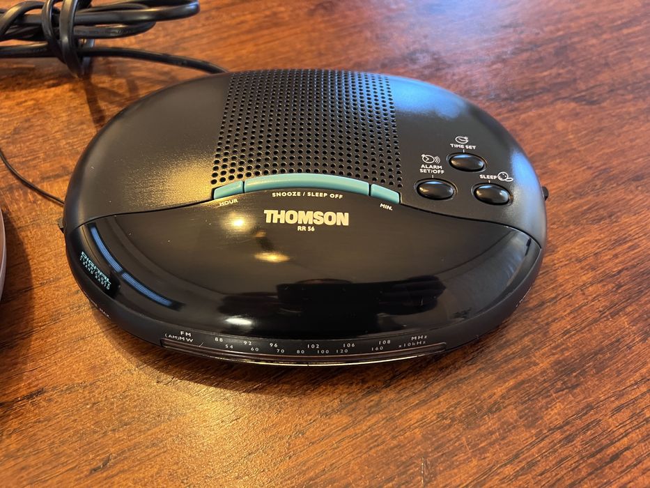 Relogio / radio despertador thomson