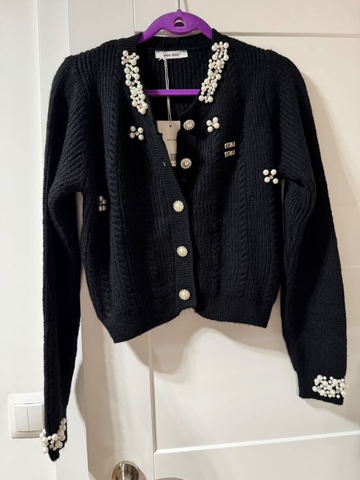 Śliczny zdobiony sweterek r M/L